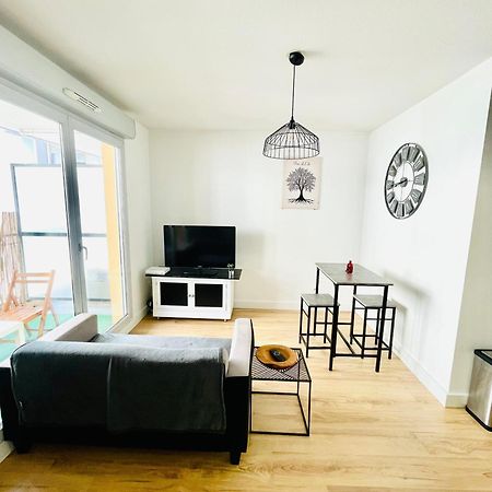 Appartement Avec Place De Parking Et Piscine Villefranche-sur-Saône Eksteriør billede
