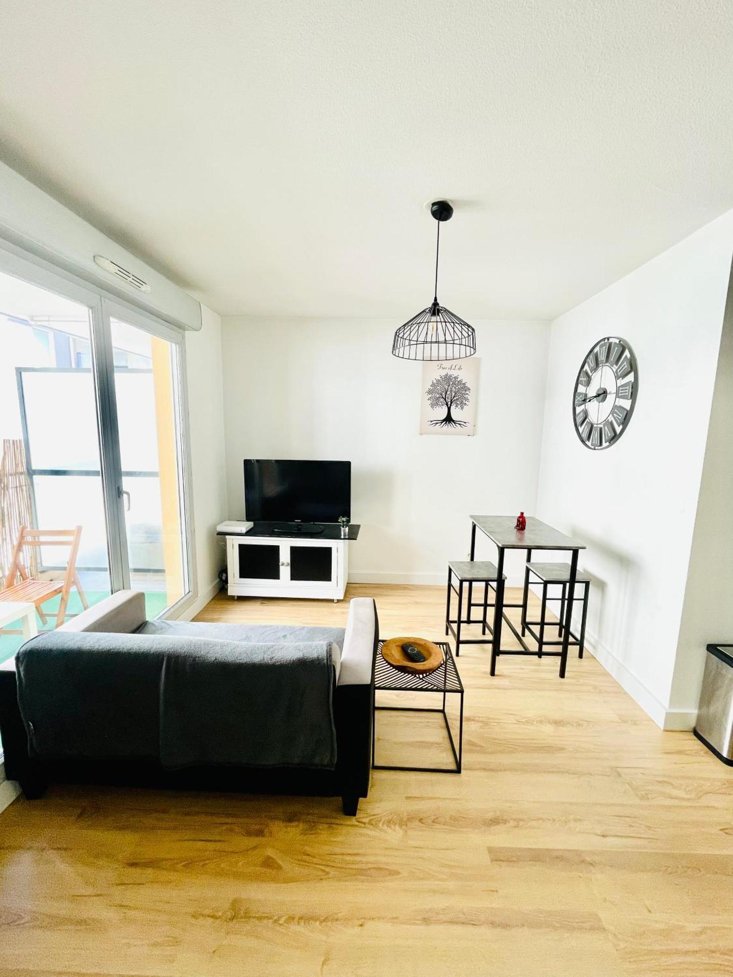 Appartement Avec Place De Parking Et Piscine Villefranche-sur-Saône Eksteriør billede