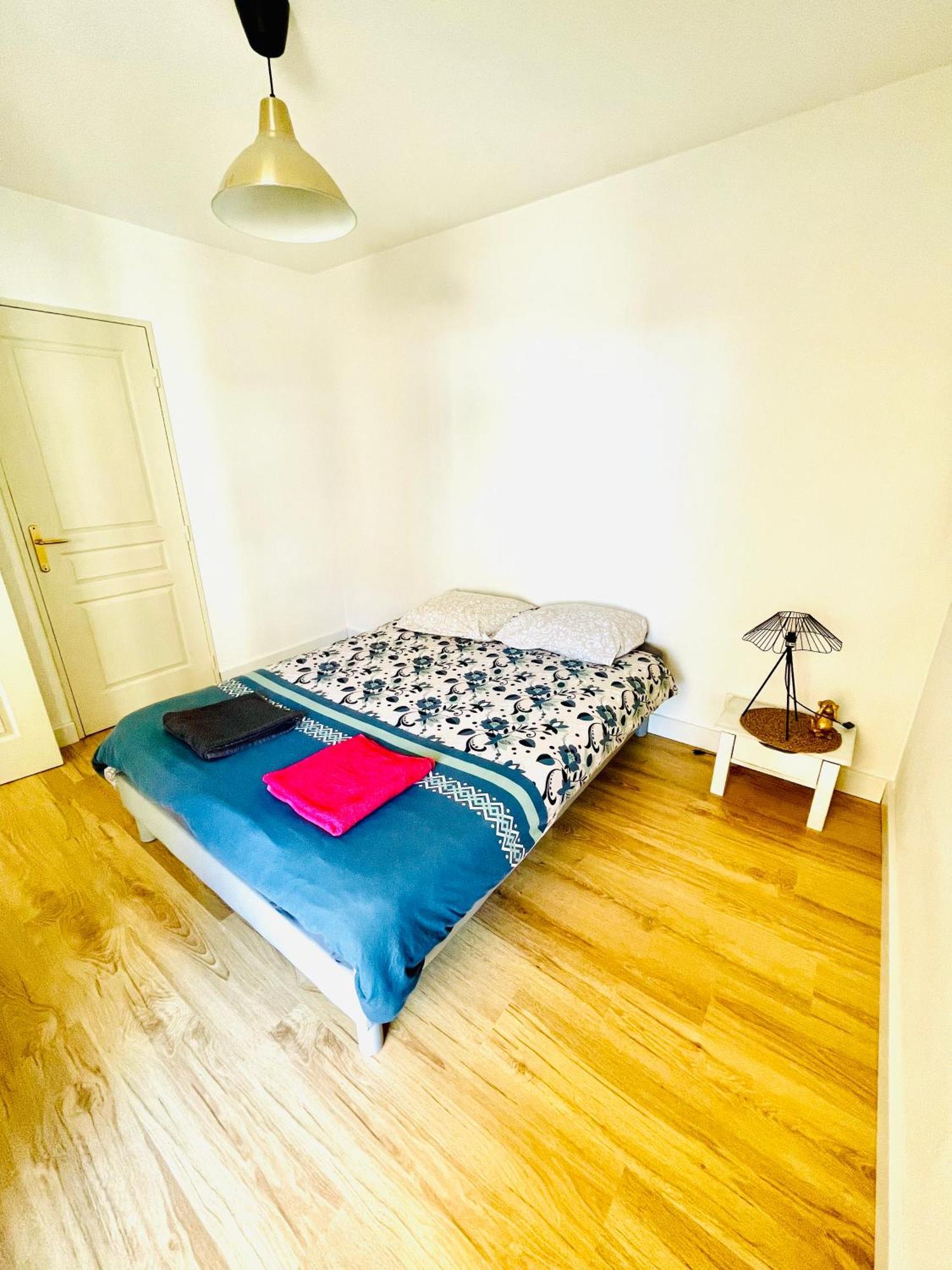 Appartement Avec Place De Parking Et Piscine Villefranche-sur-Saône Eksteriør billede